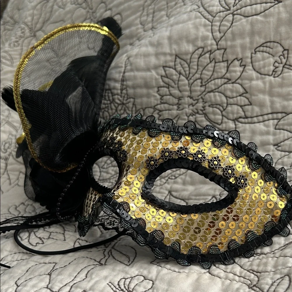 Chic Black and Gold Sequin Masquerade Mask